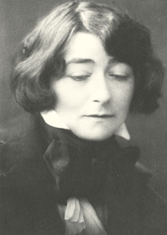 images_pages_content_archive_NEW_2011_eileen-gray-340