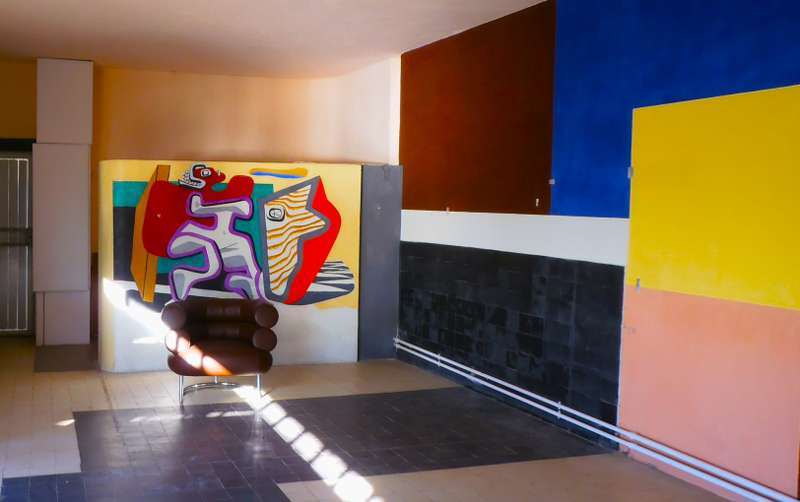the-same-living-rooom-in-the-late-30s-with-the-mural-paintings-by-le-corbusier1