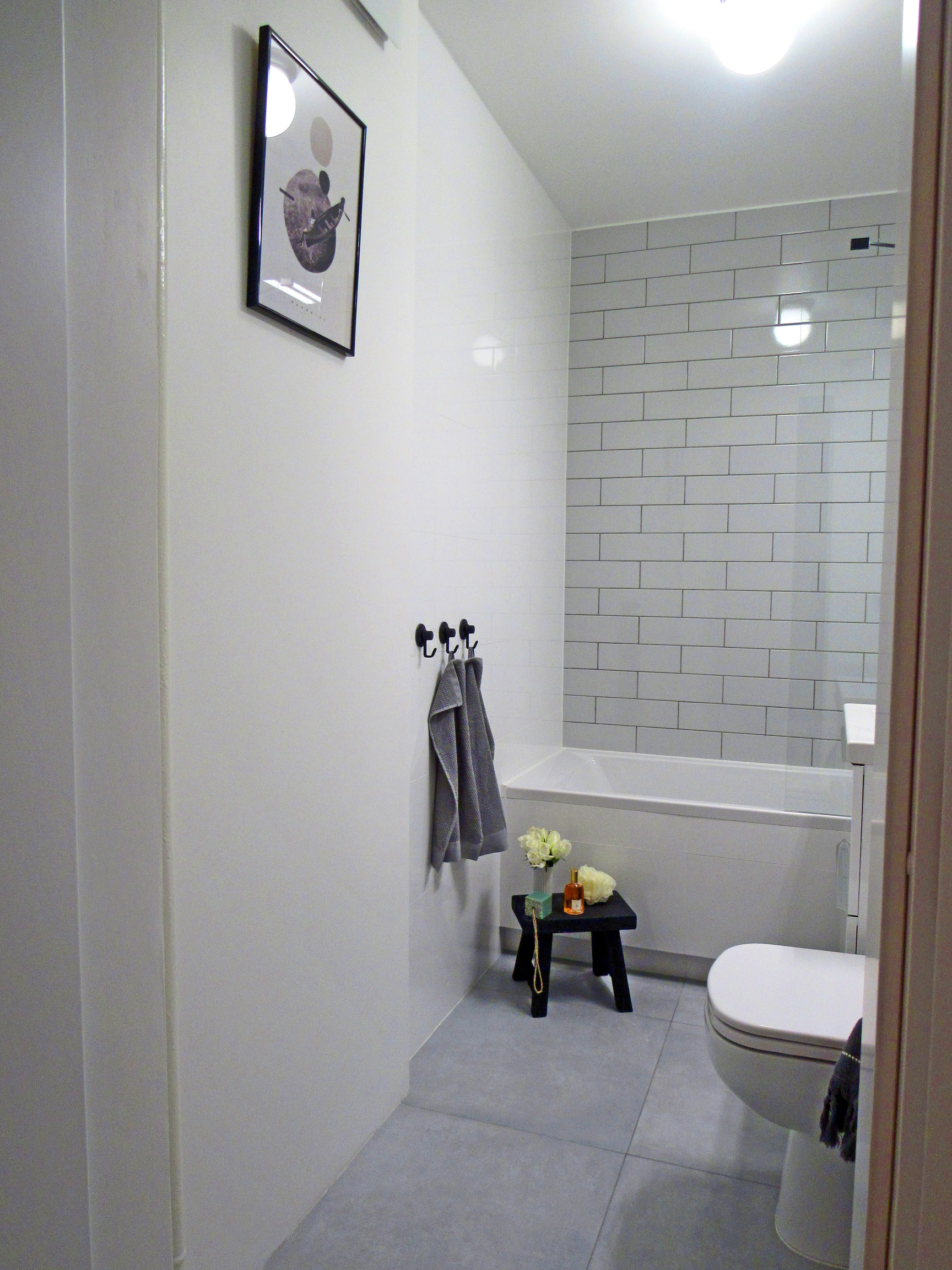 Metamorfoza małej łazienki w bloku - zdjęcia przed i po