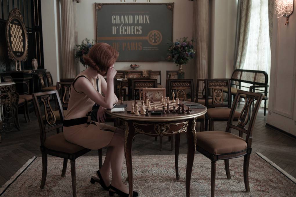 "Gambit królowej": Styl lat 60. dla mistrzyni szachowej