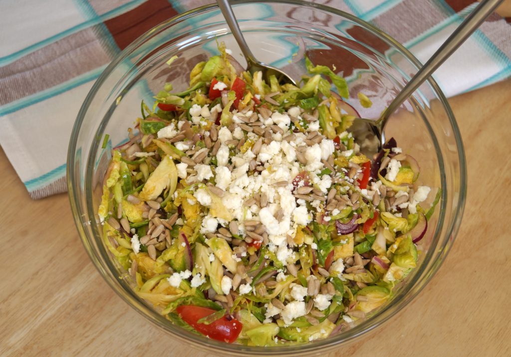 Салат из сырой брюссельской капусты - Рецепт