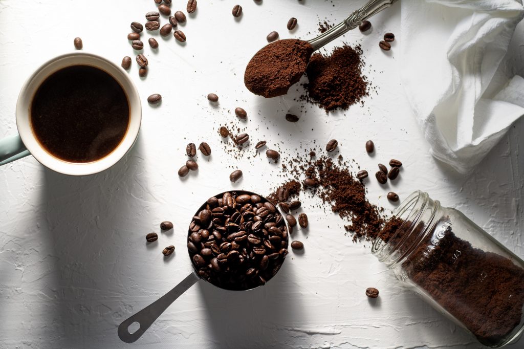 Czym się różnią mieszanki i rodzaje kawy? Jakie wybrać?